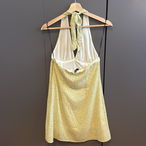 Halter Mini Dress - flower design, perfect condition - Picture 4 of 5